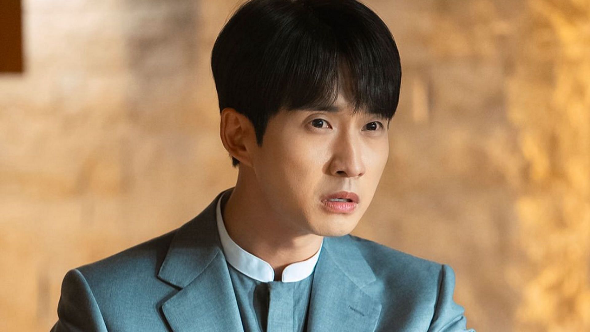 Ryu Deok-hwan as Pastor in Heavenly Ever After (Image via Instagram/@jtbcdrama)